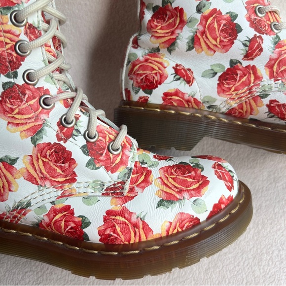 Rare Dr. Martens Rose Pattern Combat Boots White Red Floral Women’s 6 - Picture 6 of 16
